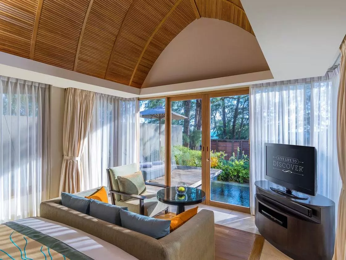 322529RENAISSANCE_SHABAVIZ (14).jpg